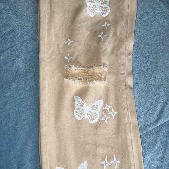 Bleach Wash Ripped Detail Butterfly khaki Jeans - Picture 11 of 13